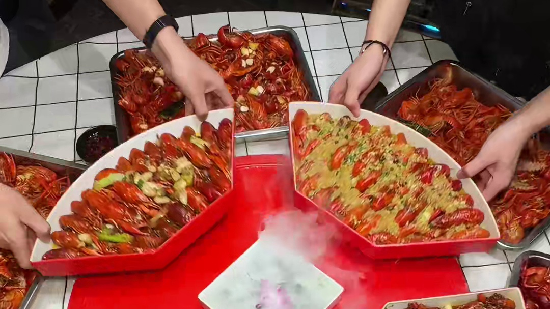 开始期待夏天的第一顿小龙虾了！！