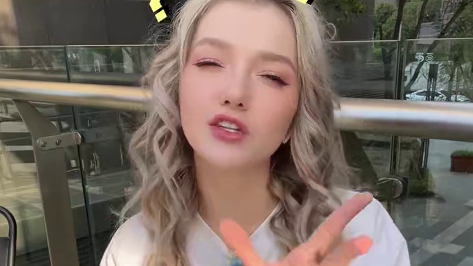 好久没上网了，才看到甲亢哥来成都被教育了！再神也神不过成都#甲亢哥 #甲亢哥成都 #甲亢哥中国行