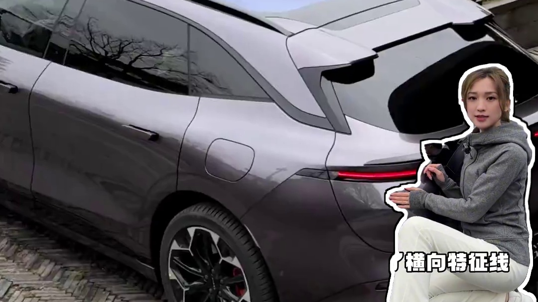 与其说它是007的猎装版，实际上已经是完全不同的两辆车了，你们觉得007GT会比007贵多少呢#极氪