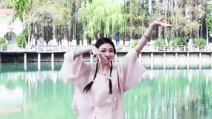 戏子多秋 #戏子多秋舞蹈挑战 #舞蹈翻跳 #国风古韵 #古典舞 #舞蹈