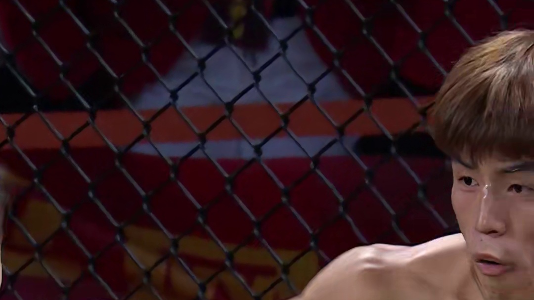 龙三格斗环球拳王巡回赛 嘎呐VS丁真珠