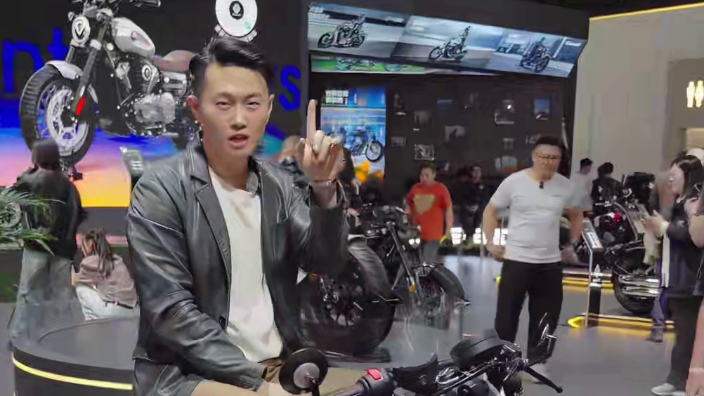 一无是处，靠颜值，#奔达 发布了全新的 #金吉拉250 ，奔达摩托一次看个够 #北京国际摩托车展