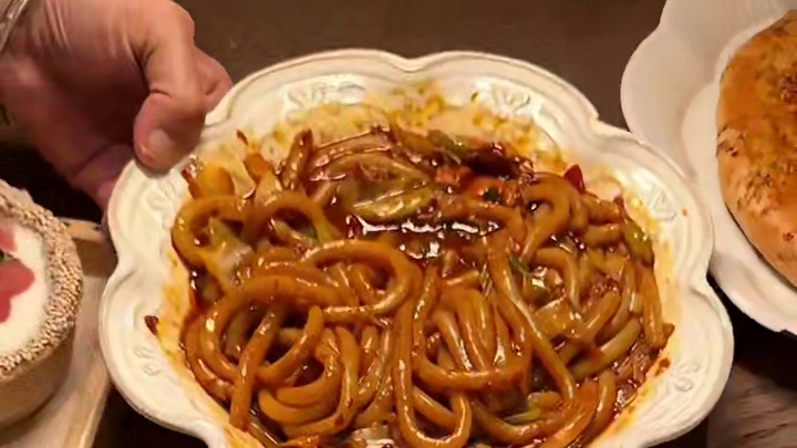 新疆的奶粽子为啥那么好吃啊… 应该大力普及！
#甜品治愈一切 #周末好去处 #新疆菜 #大盘鸡 #奶