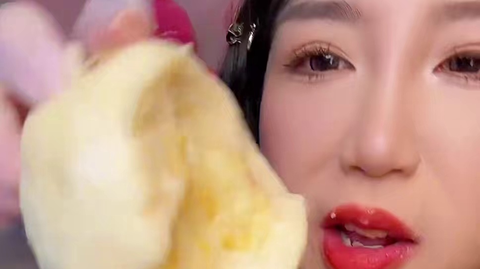 放软了吃哦！这家芭乐品质老好了 糯糯的奶油口感 白色的是纯甜 红色的酸甜 两个都好吃！口感特别好 软