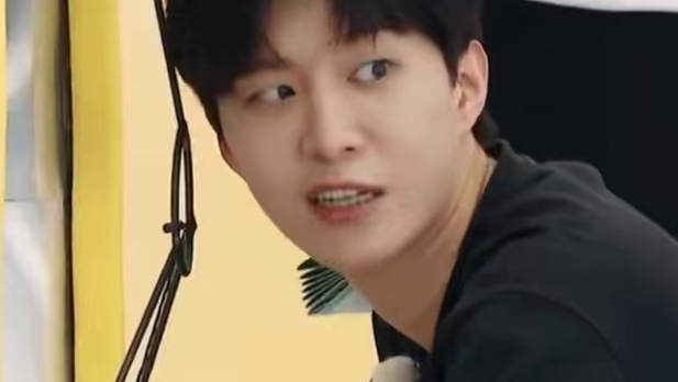 范丞丞不语，只是一味关心魏大勋的身体lem #范丞丞 #魏大勋 #综艺 #搞笑