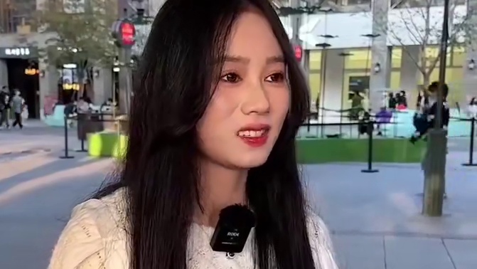 认识四年，高中偷偷暗恋你三年，还是初恋，互相喜欢就要勇敢在一起！#街头采访 #高甜来袭 #甜甜的恋爱