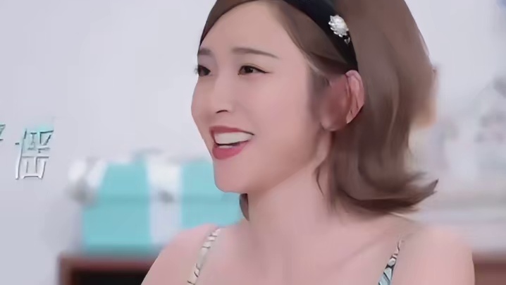 唐艺昕辟谣和张若昀因为车祸认识  好好好，看着你们还这么幸福我就放心了！