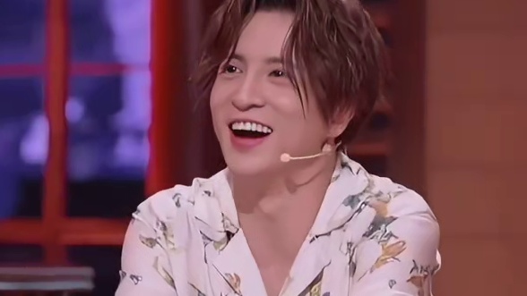 杨迪  的搞笑一定是遗传妈妈！