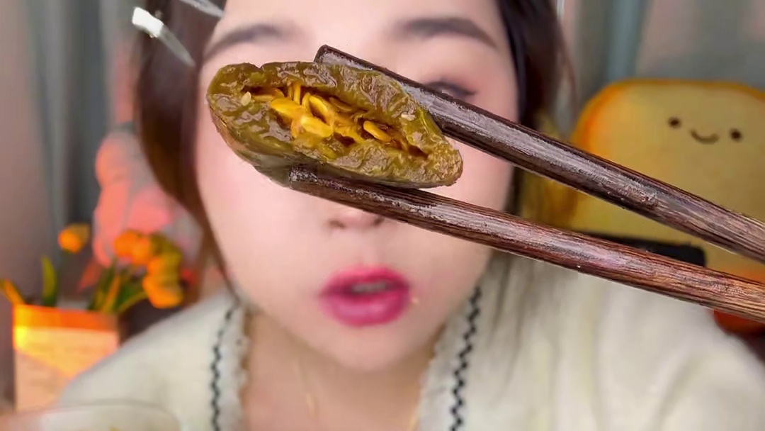 又脆又辣又下饭！！！都是一整根辣椒哦！能吃辣真的推荐！！#下饭菜 #葱油椒 #好吃不贵 #米饭搭子