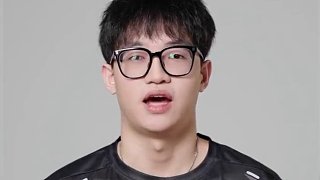 訓(xùn)練賽擺爛不說話，直播賣慘把兄弟架在火上烤，S1Mon的事件徹底迎來反轉(zhuǎn)#S1Mon #ZMJJKK