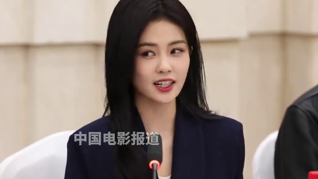 #白鹿说拍北上是作为演员白鹿的荣幸 #白鹿 感谢#北上 主创和工作人员的鼓励和信任，能和这么多前辈合