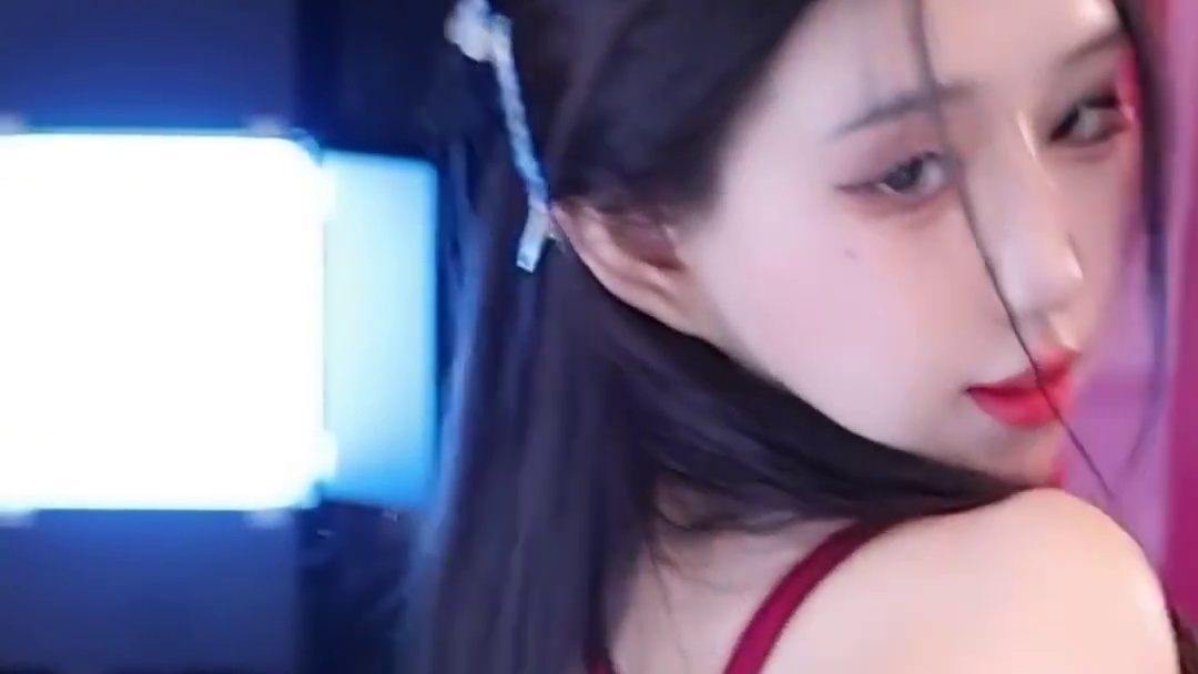 【正恒YJ-VIKI【浈】】我不信你两眼空空