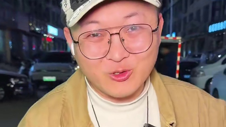 大晚上的不吃一口，你们睡的着吗？谁让你们不早点睡，刷到我这条视频，公兴这家夜面馆，味道确实可以#夜面