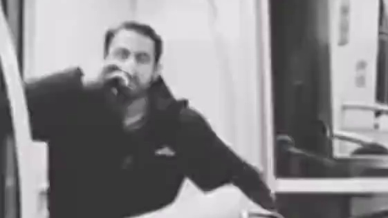 善良的人终究善良#暖心 #陌生人的温暖 #治愈 #善良 #监控下的一幕