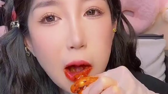 川式甜辣口 糯叽叽的年糕口感 有嚼劲糯叽叽艮啾啾的 酱是火鸡面酱➕秘制麻酱  香的嘞！糯叽叽艮啾啾的