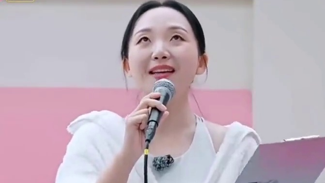 辣一个人唱的时候搞笑程度100%，加上倪虹洁以后搞笑程度10000%HAHA   #李嘉琦  #倪虹