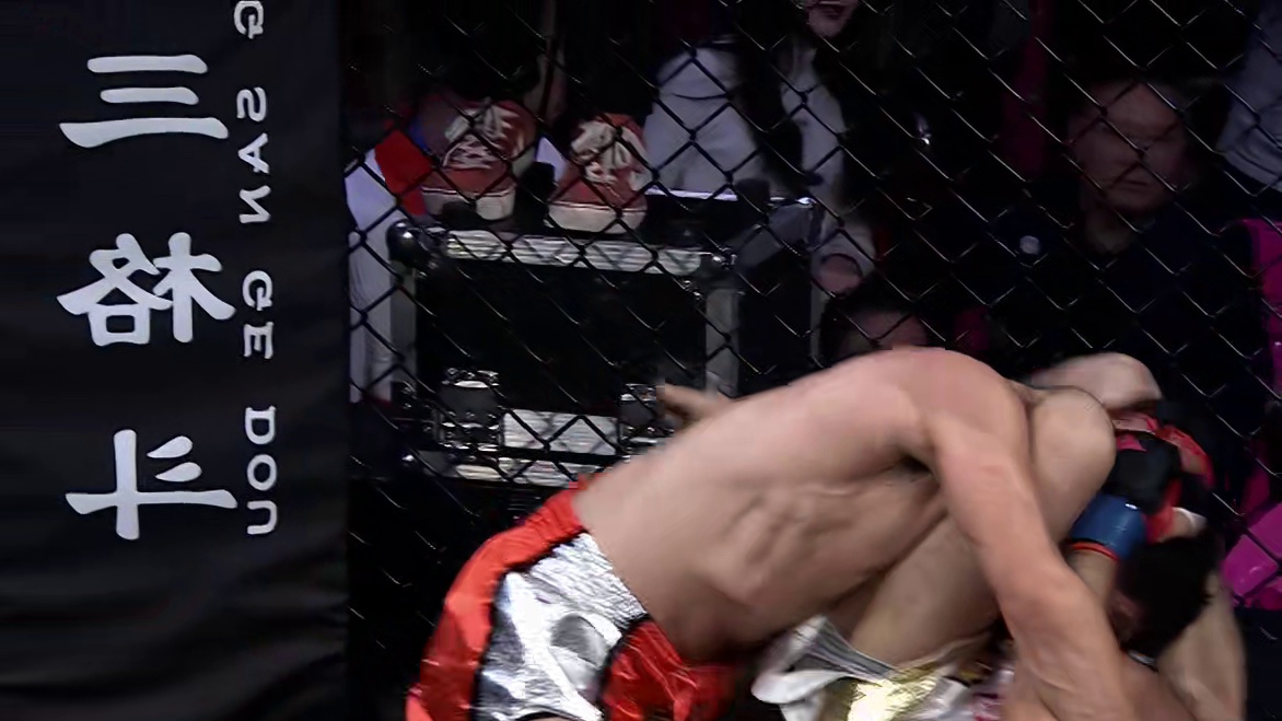 龙三格斗环球拳王巡回赛 纳扎罗夫vs艾力亚尔