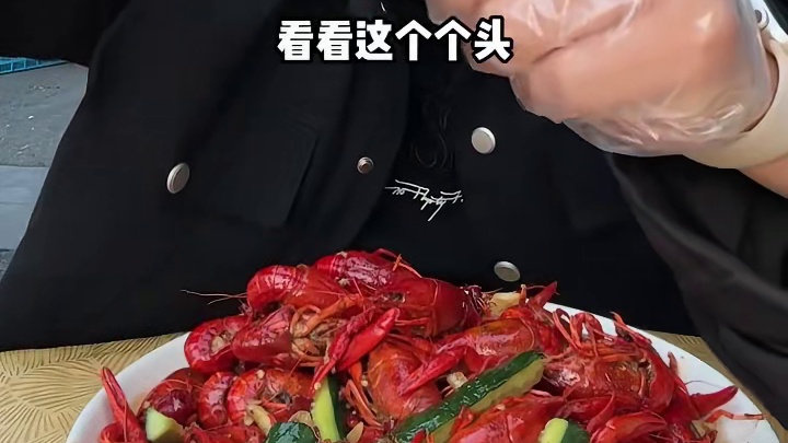 49.9居然有三斤的龙虾！都是活虾现烧的！丁桥的赶紧囤#春日好食光 #一口就被惊艳到的美食 #丁桥美