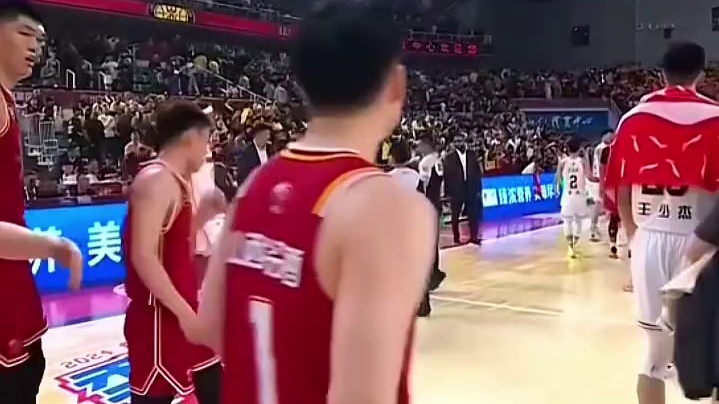 季后赛8强第二场，广东101-116不敌山西，大比分0-2落后