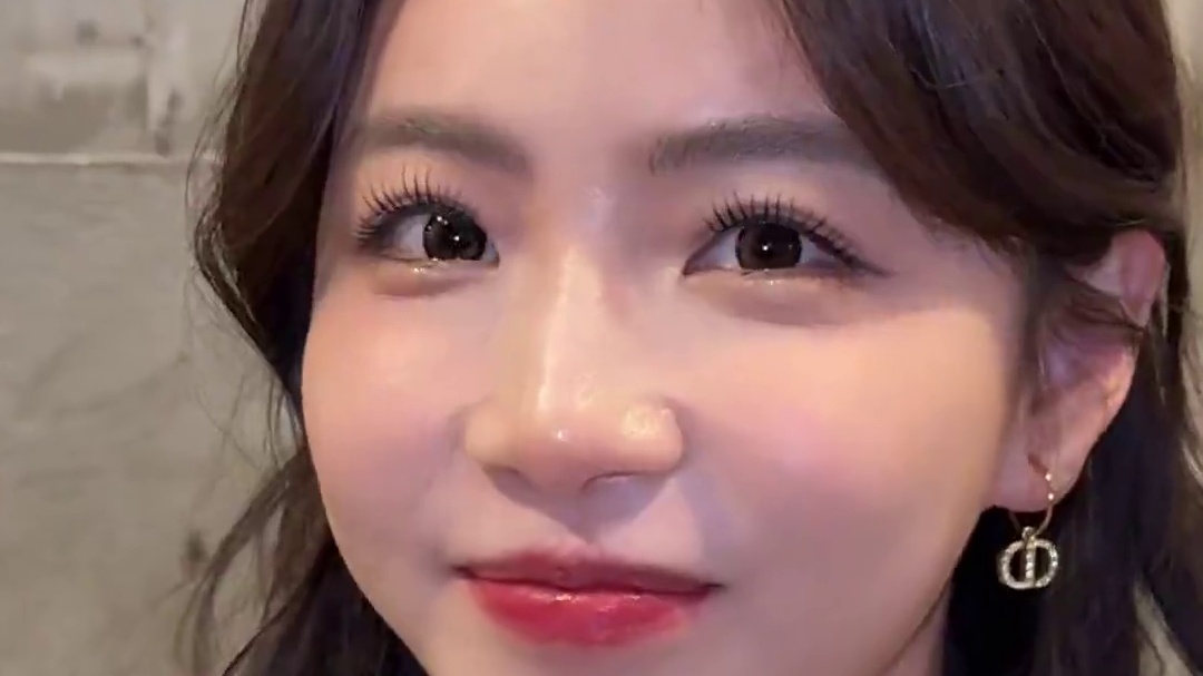 小眼珠天菜琉璃黑来了！戴上就是自然有神漫画眼~ #种草 #大眼睛 #眼妆