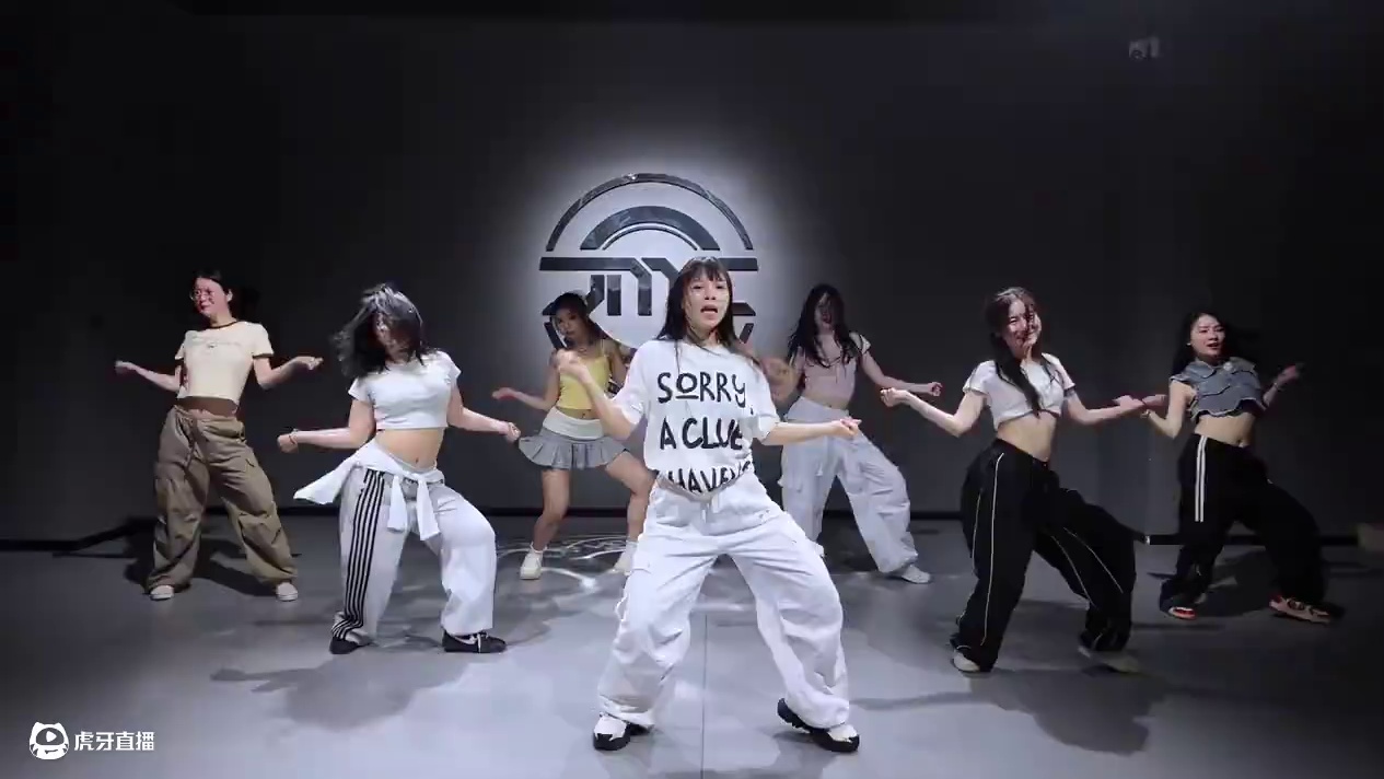 我想要住进你心里～❤️#好像掉进爱情里 #梦琦编舞 #舞蹈课堂随拍 #甜甜的味道 #爵士舞