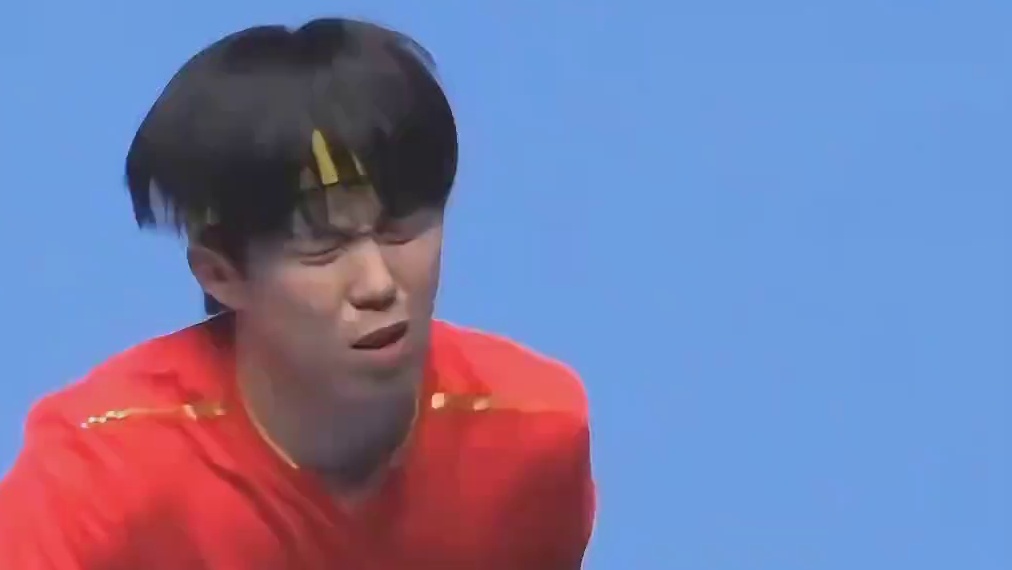 恭喜大头4比0完胜小组第一晋级淘汰赛，看肖指太骄傲了，对手教练也喜欢大头。#王楚钦