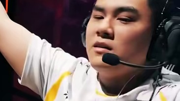 百步穿杨，锐不可当，一手飓刃，连收五人 #无畏契约 #2025VCTCN第一赛段 #TEC对阵WOL