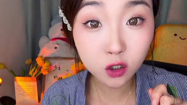 没有甜味的酸奶！一点都没有的那种，配料表非常干净哦！口感很醇厚！自律姐妹可以放心吃！搭配燕麦做成酸奶