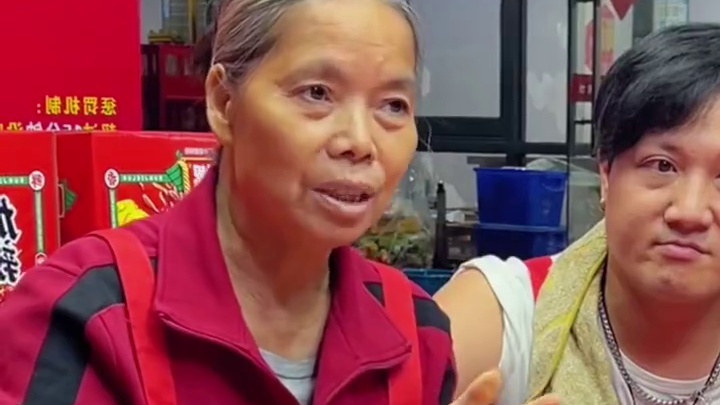 吴半饱VS康不饱，看看谁才是嗦粉第一名？#螺蛳粉