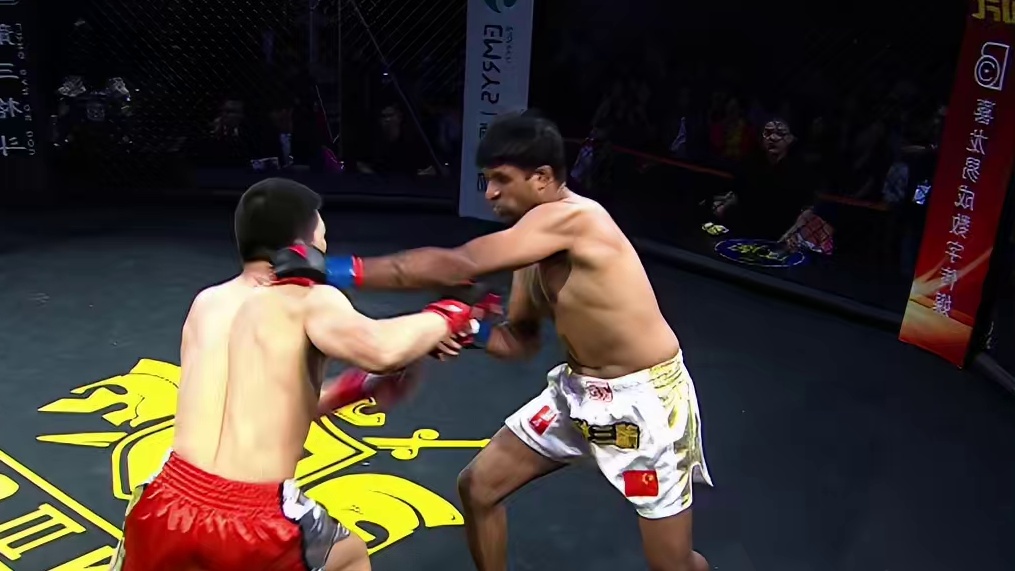 龙三格斗环球拳王巡回赛 库沙维亚斯vs彭政文