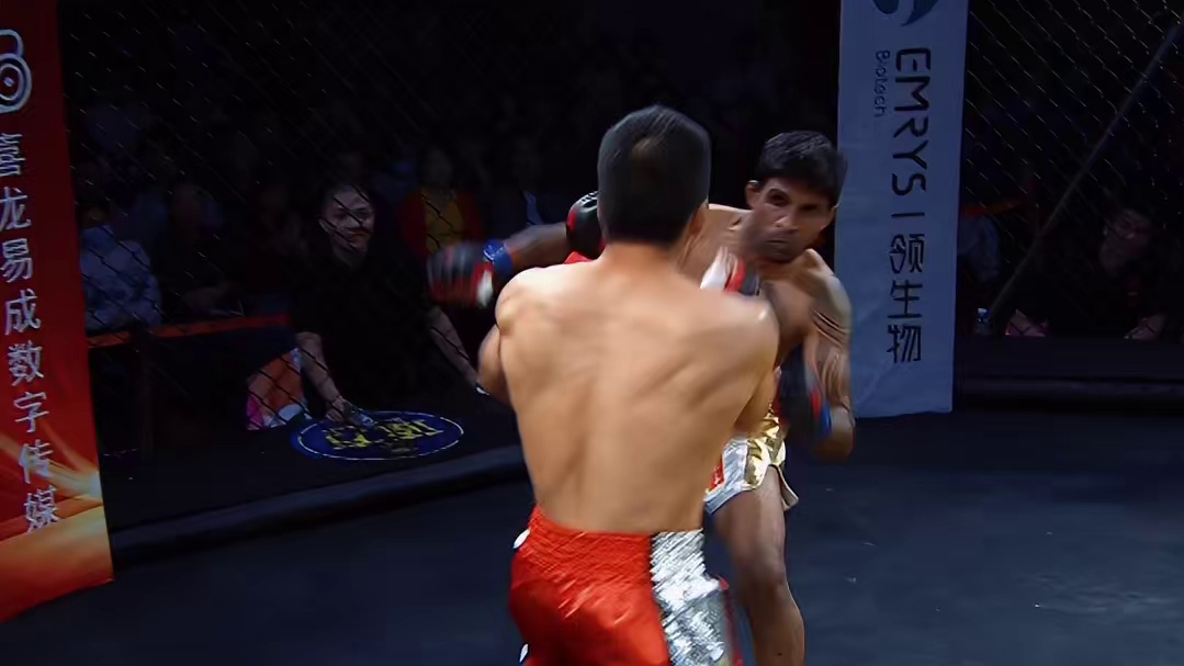 龙三格斗环球拳王巡回赛 库沙维亚斯vs彭政文