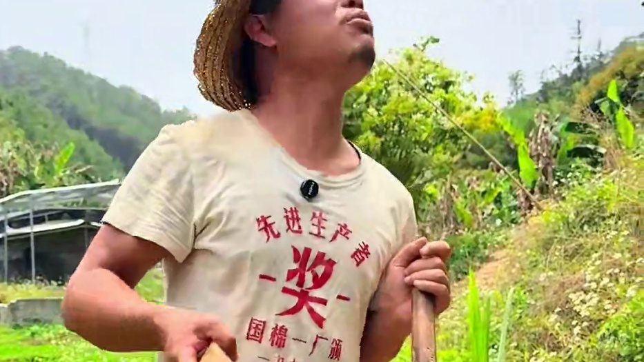 山村厨神小当家 简简单单的一块猪肉 居然能做出不简单的美食 #乡村美食 #红烧狮子头 #乡村味道 #