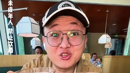 在涮羊肉店吃到了超好吃的香辣蟹，而且4人餐才138，简直太爽了，你们刷到的，就赶紧囤吧#香辣蟹 #塞