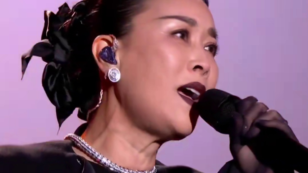 #那英北影节开幕式献唱 #北京国际电影节 开幕式，那英演唱歌曲《光影120年》，从《渔光曲》到《跟着