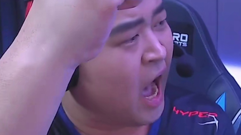 小77致命背后空枪 YF回头一发，再拿下惊天残局1V2#CFPLS25总决赛 #穿越火线怀旧模式 #