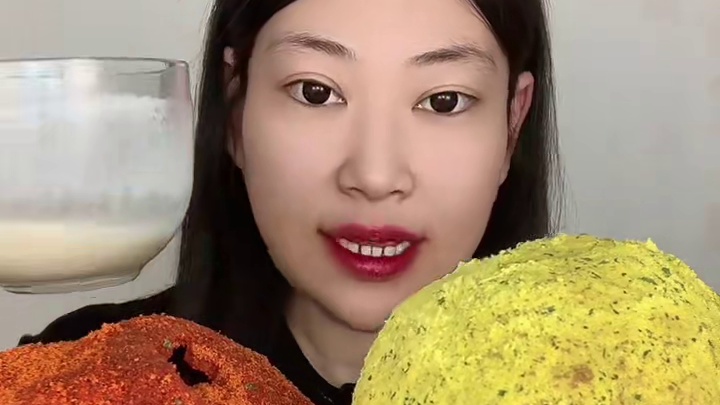 #炸鸡腿 芝士粉炸鸡腿 炸芝士#李陌茶 茉莉绝弦 一盒有10袋 冷热双泡 奶香浓郁丝滑 不是很甜 贼