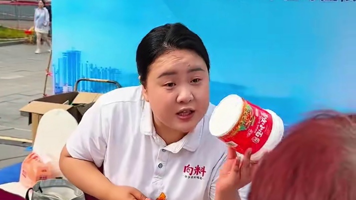 和荣昌江哥（卤鹅哥）一起宣扬重庆美食，把重庆小面推向全世界！#荣昌卤鹅  #调料 #小面调料  #重