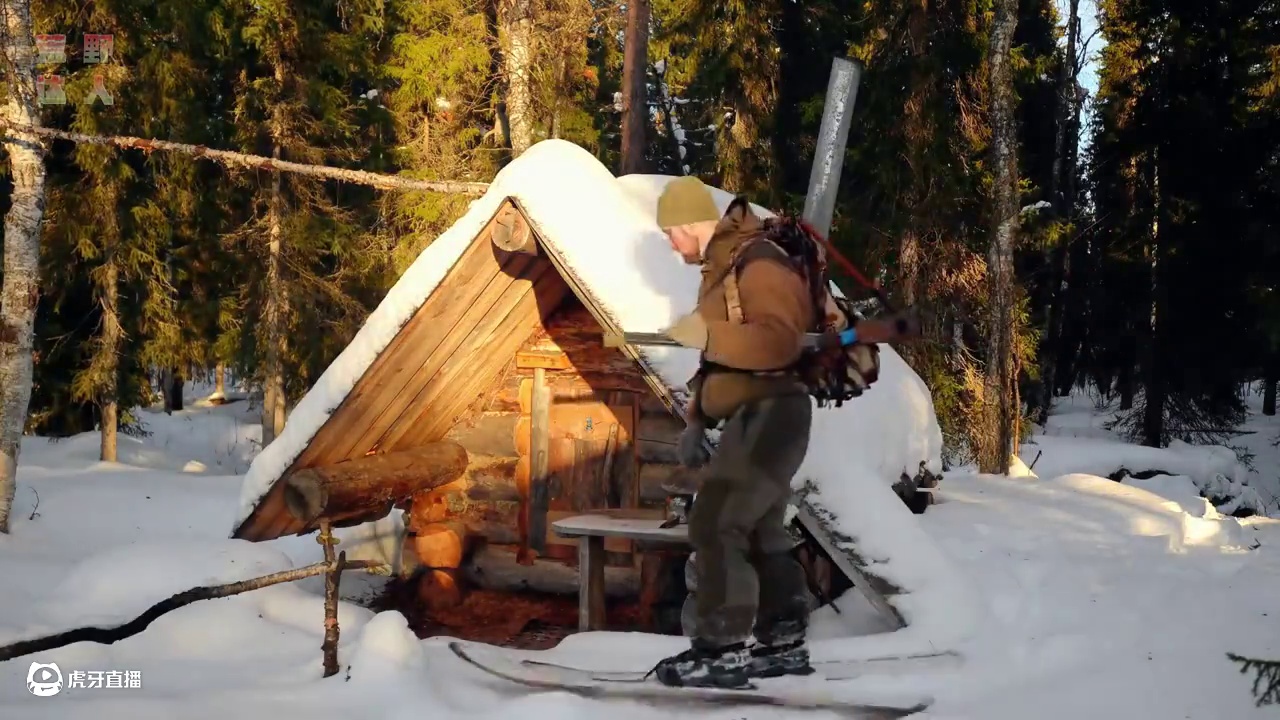 雪林小木屋内露营  烹饪   过夜 #野外生存 #荒野生存 #荒野独居 #木屋