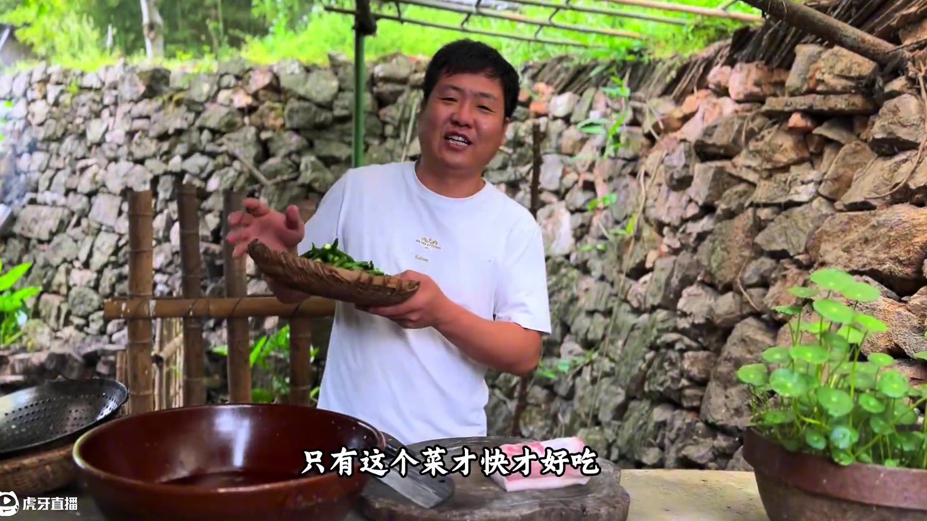 哥俩今天又是一人一大碗辣椒炒肉拌饭，大口刨着吃真爽！ #农村美食 #我的乡村生活 #记录真实生活 #