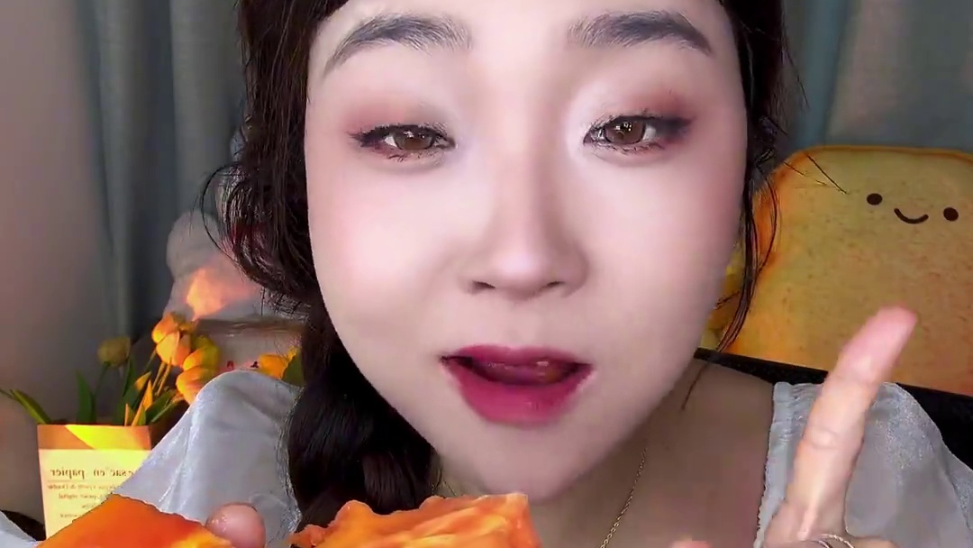 这一口软糯真的像冰淇淋！太好吃啦！木瓜也是出了名的低热量水果！姐妹们可以放心吃！收到后放黄在吃哦！会