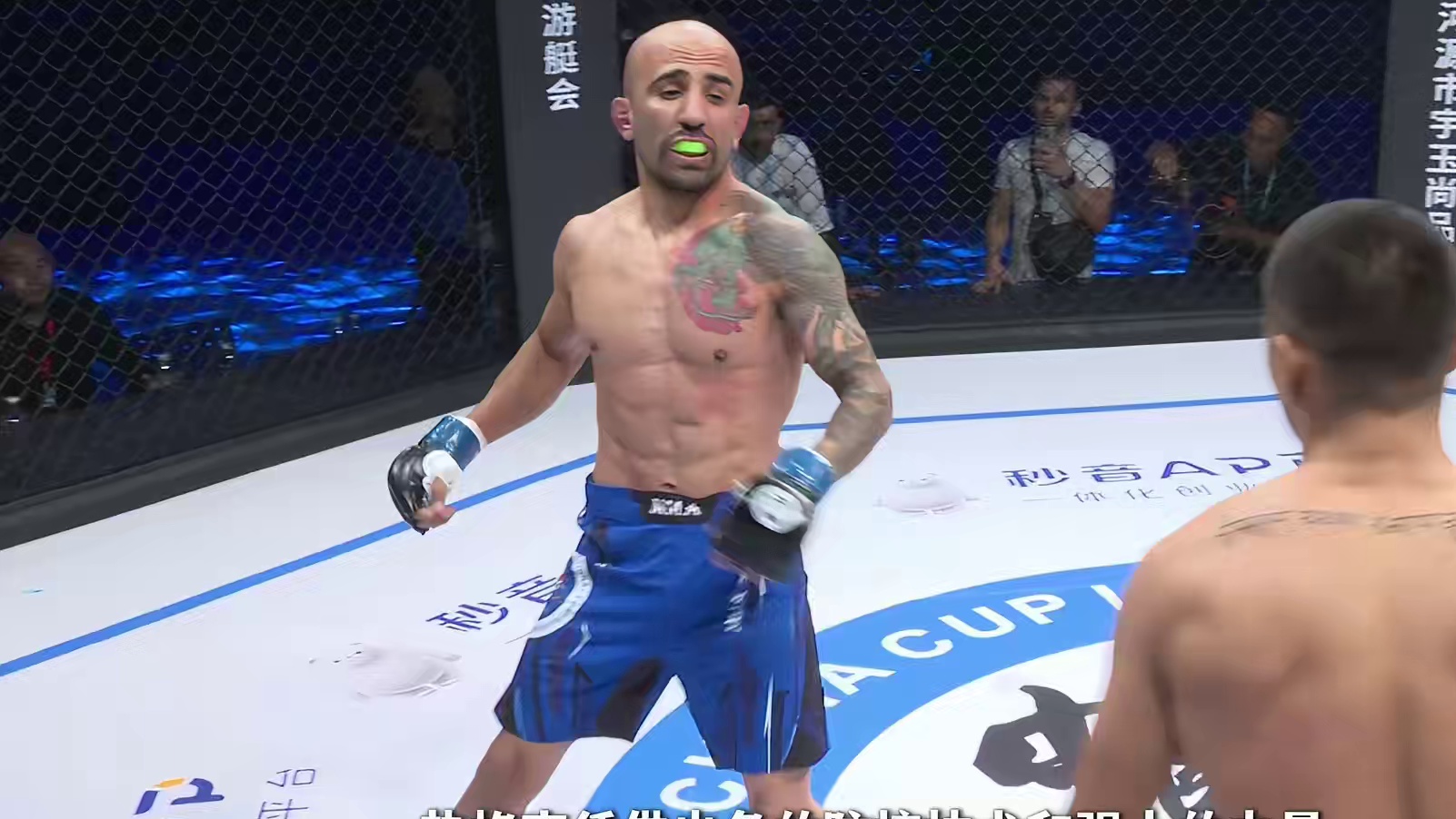 龙三格斗环球拳王巡回赛 热格真VS默罕默德