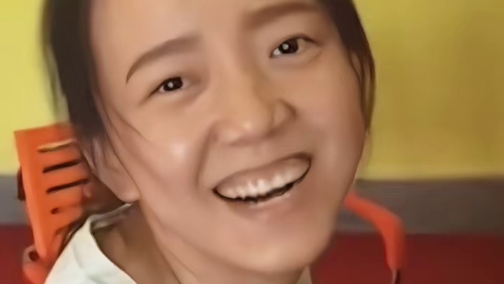 被救助后放生的秃鹫，这是忘记咋飞了吗