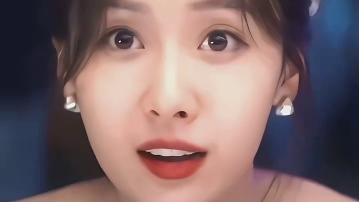 只有两个人在的吻，情不自禁的吻