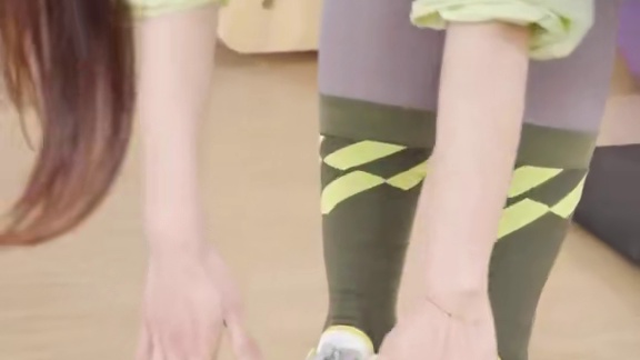 分享小学生坐位体前屈速成法，亲身示例真的有用！期待姐妹们的反馈~#柔韧性 #坐位体前屈 #训练方法