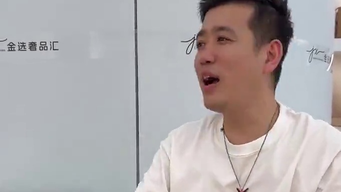 百万粉丝！你管这叫不过多拍？？？ #上海 #二奢老金 #上海奢侈品回收 #附近奢侈品回收 #老金随拍