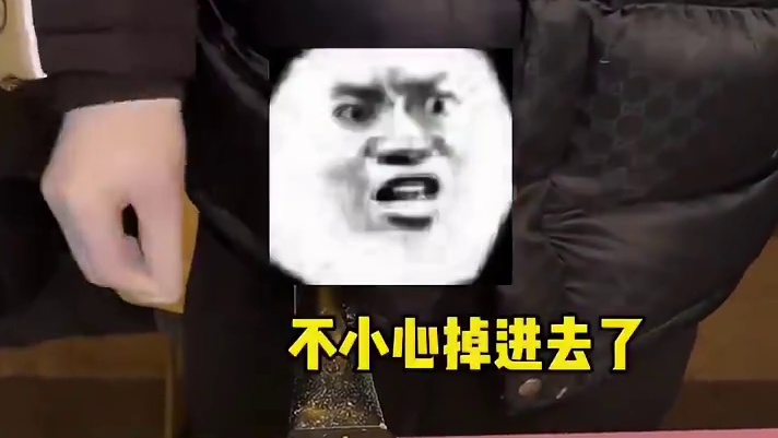 我居然在温州街头遇到鸡蛋仔便衣，小伙子还是第一天出摊，爆浆鸡蛋仔虽然卖相不好，但是好好吃哦！