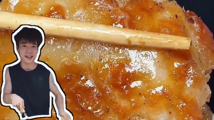 我的口水不值钱，被夜市里的武汉豆皮香晕了