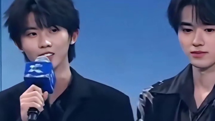 时团打游戏包挂脸的