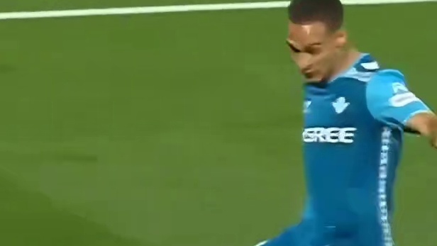 安东尼逆足凌空不停球端射破门