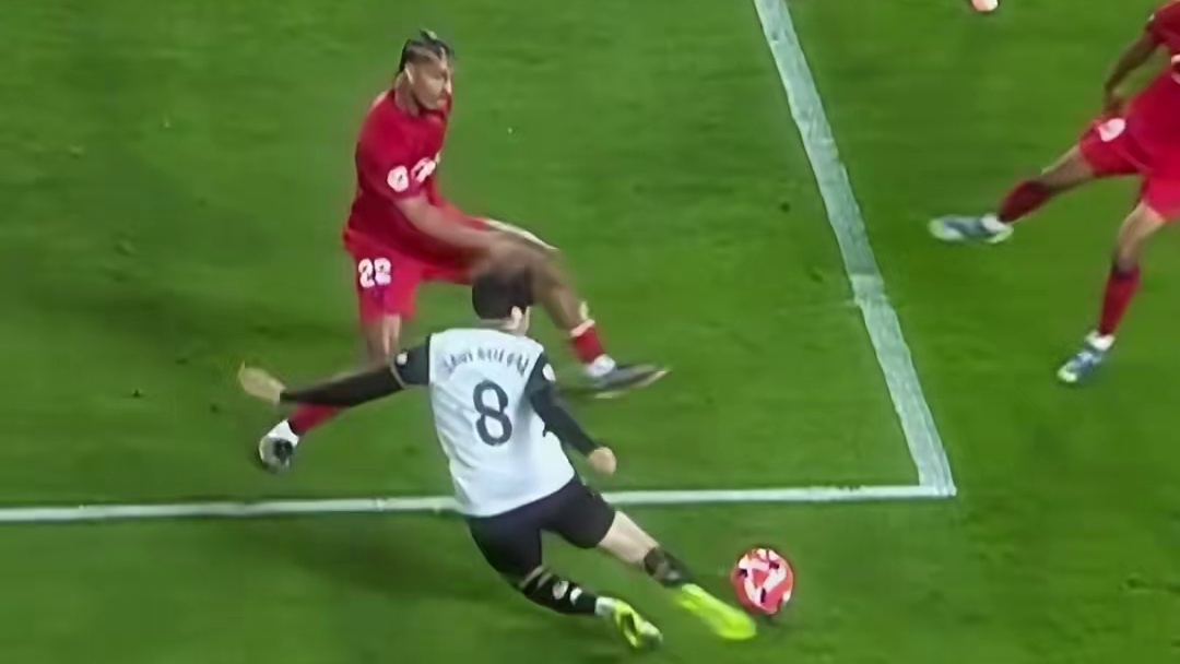 这射门是真的燃尽了... #足球